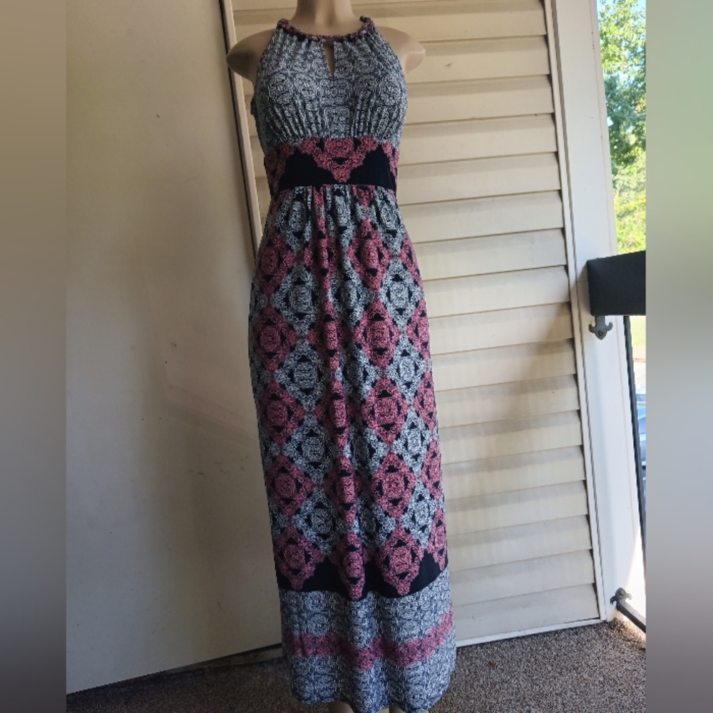 Elegant Pink and Black Maxi Dress